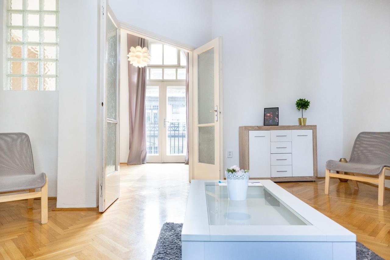W25 Smart Apartment Budapest Bagian luar foto